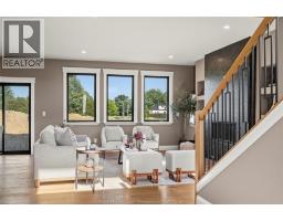 2572 MAYFAIR AVENUE South - 6