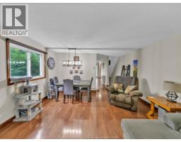 345 Robson ROAD UnitNo. 18 - 11