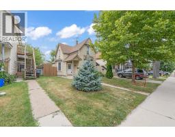 253 CURRY AVENUE - 3