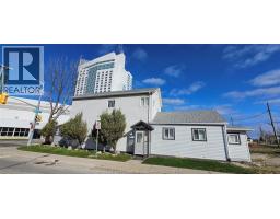 194 GLENGARRY AVENUE - 4