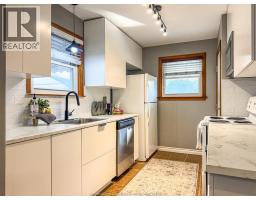 979 BELLEPERCHE PLACE - 18