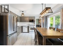 538 Michael CRESCENT - 12