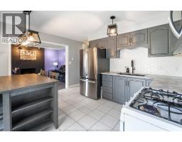 538 Michael CRESCENT - 14