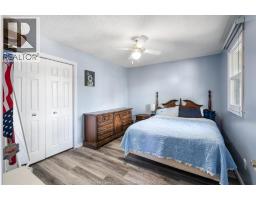 538 Michael CRESCENT - 24