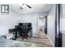 538 Michael CRESCENT - 27