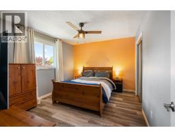 538 Michael CRESCENT - 28