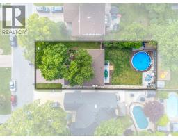 538 Michael CRESCENT - 4