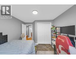 68 Wakefield AVENUE - 27