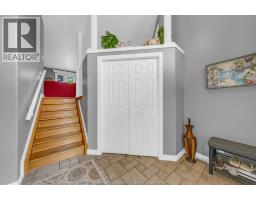68 Wakefield AVENUE - 3