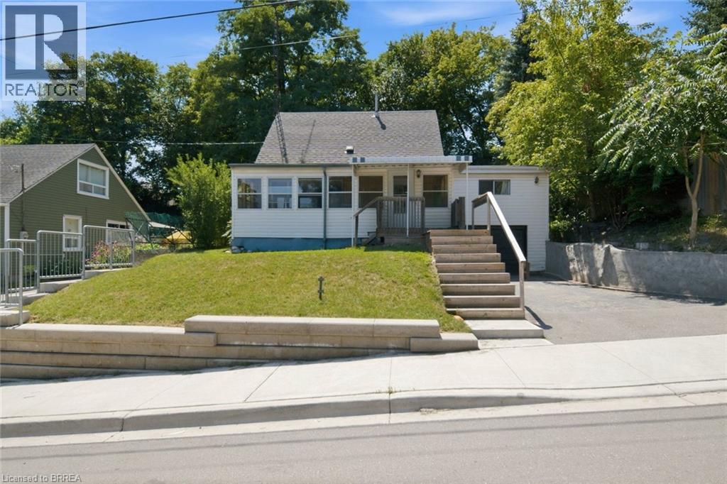 42 DUNDAS Street E, Brantford