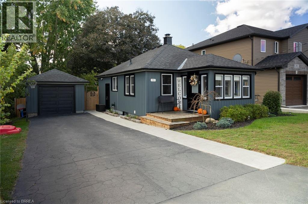 92 SOVEREIGN Street W, Waterford