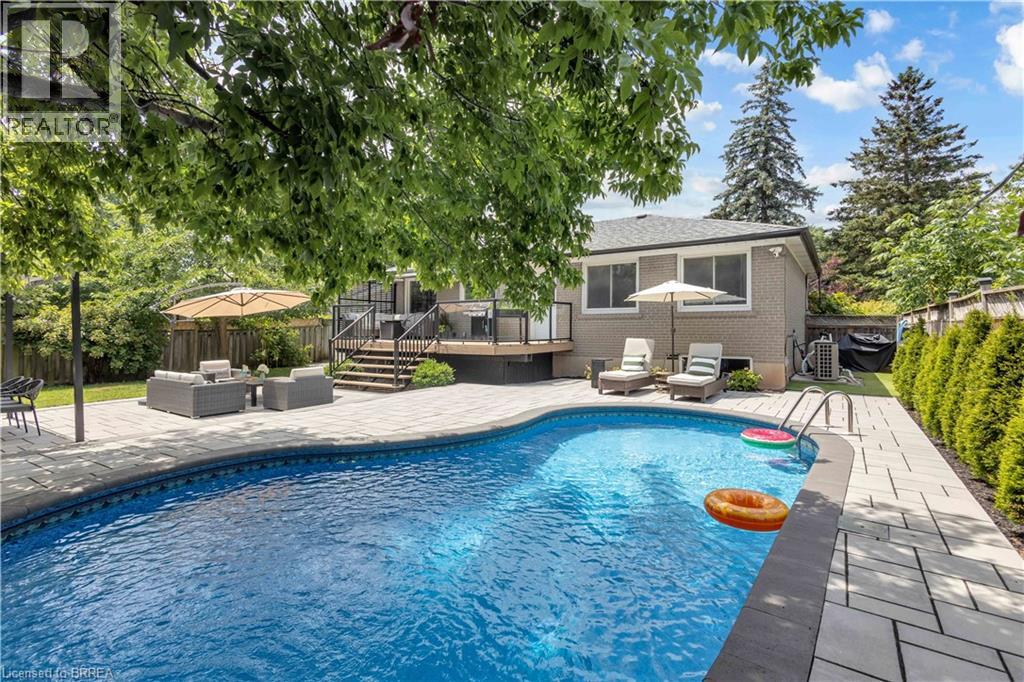 98 MILLER Road, Oakville
