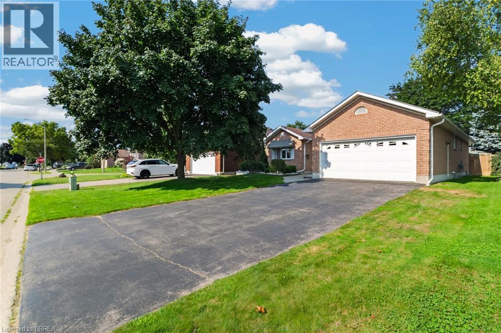 3 HARVEY Court, Brantford