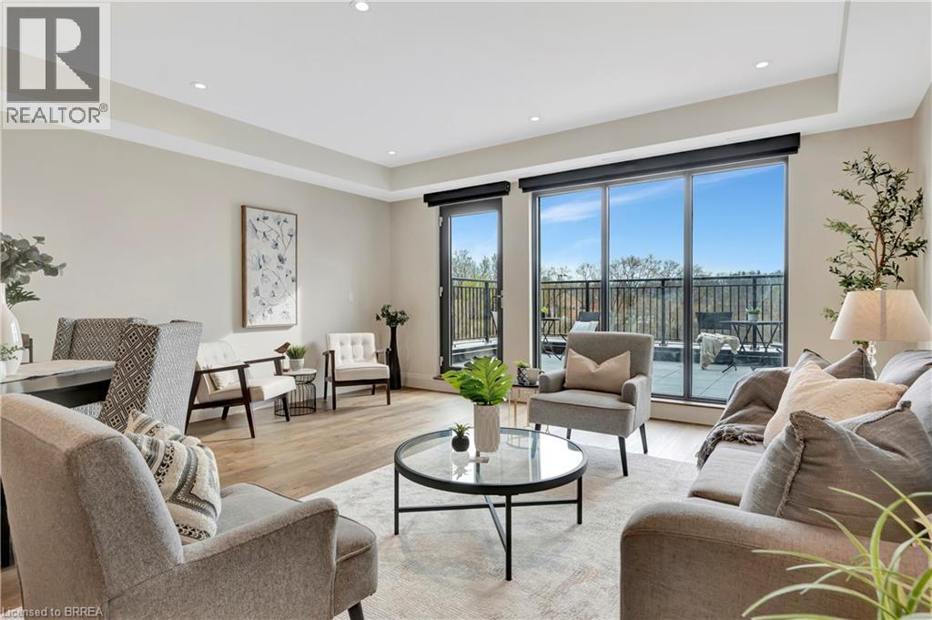 7 GRAND RIVER Street N UnitNo. 204, Paris