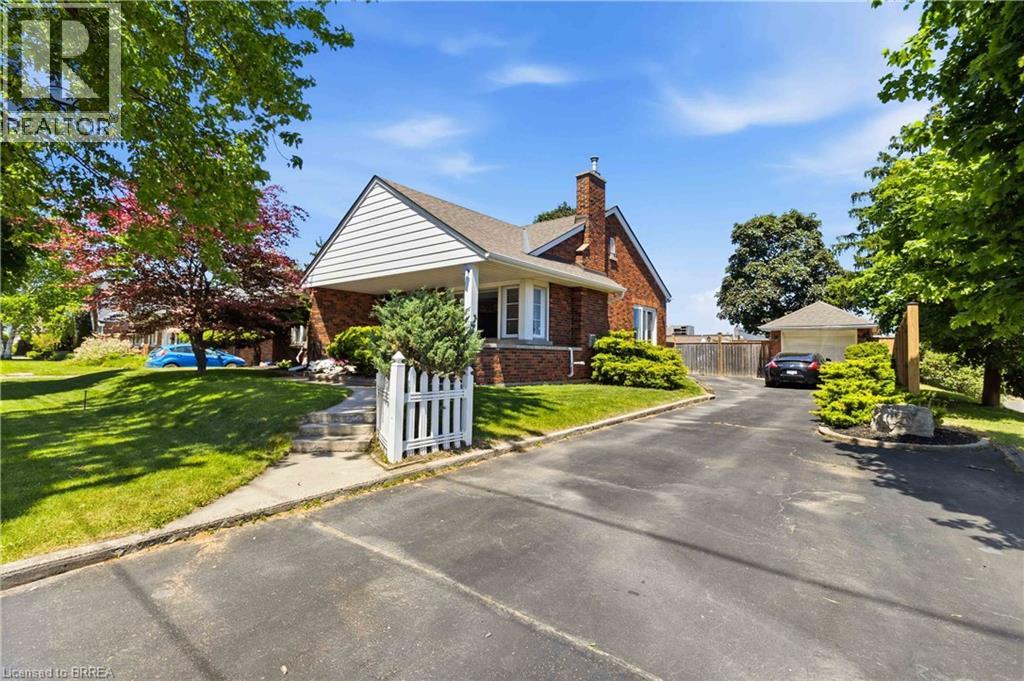 134 QUEENSWAY Drive, Brantford