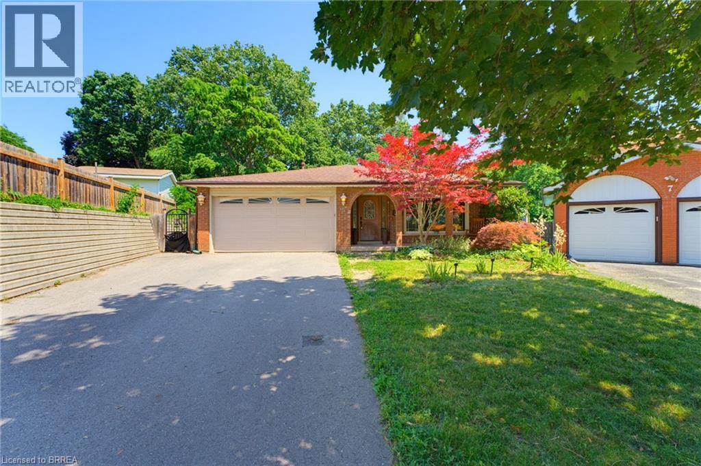 5 KEELER Place, Brantford