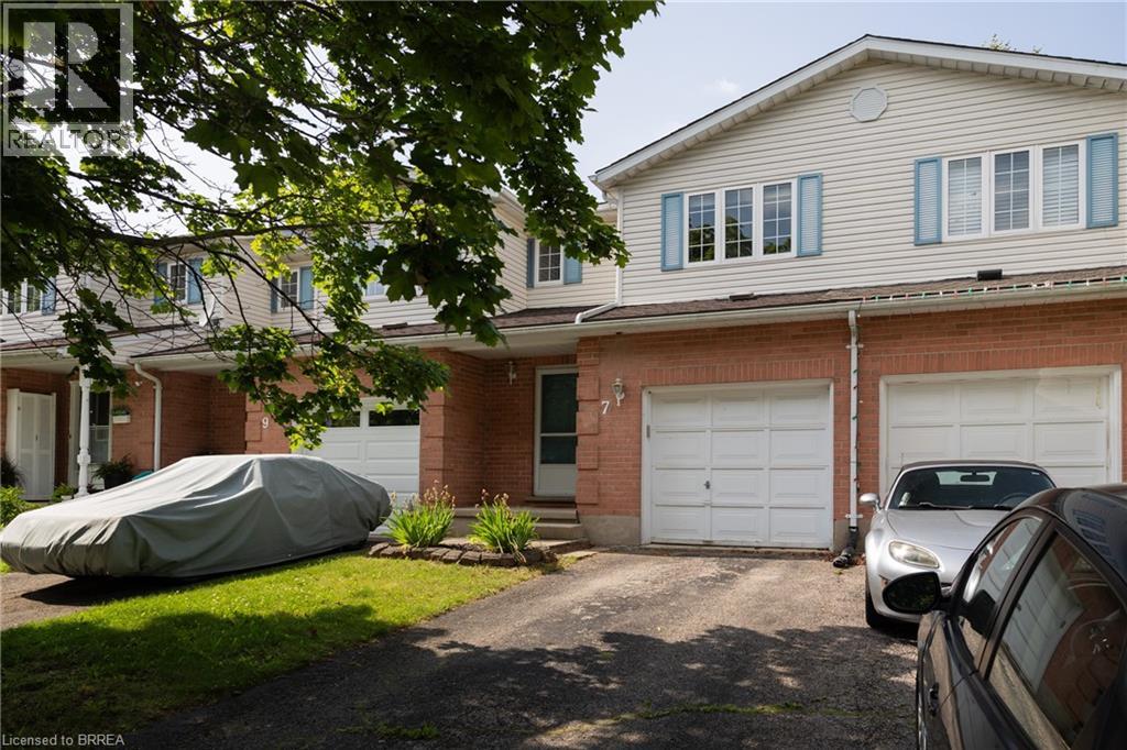 7 GRAYSTONE Court, Paris