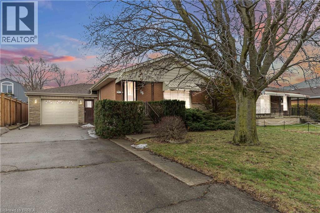 16 PARIS Road, Brantford