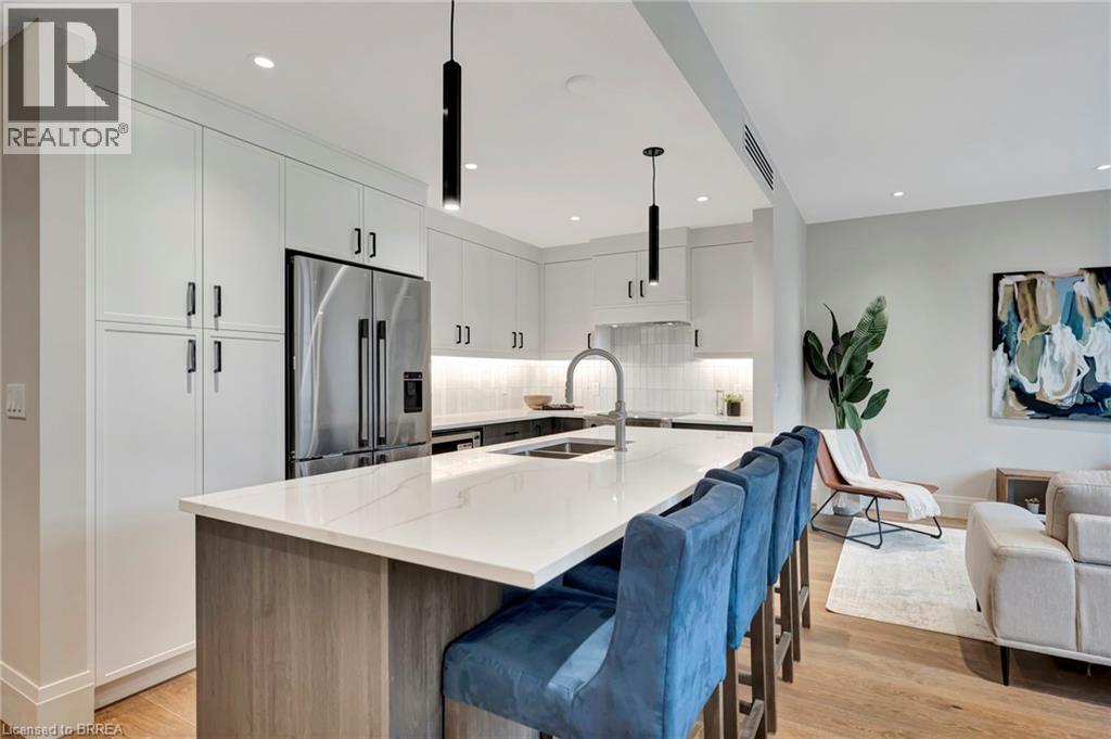7 GRAND RIVER Street N UnitNo. 202, Paris