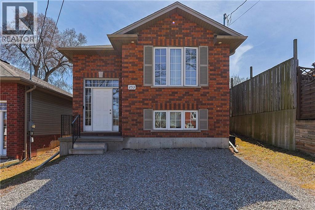 253 WELLINGTON Street, Brantford
