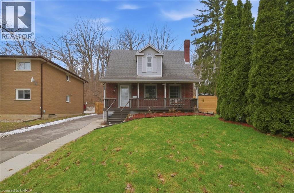 7 BARRY Drive, Brantford