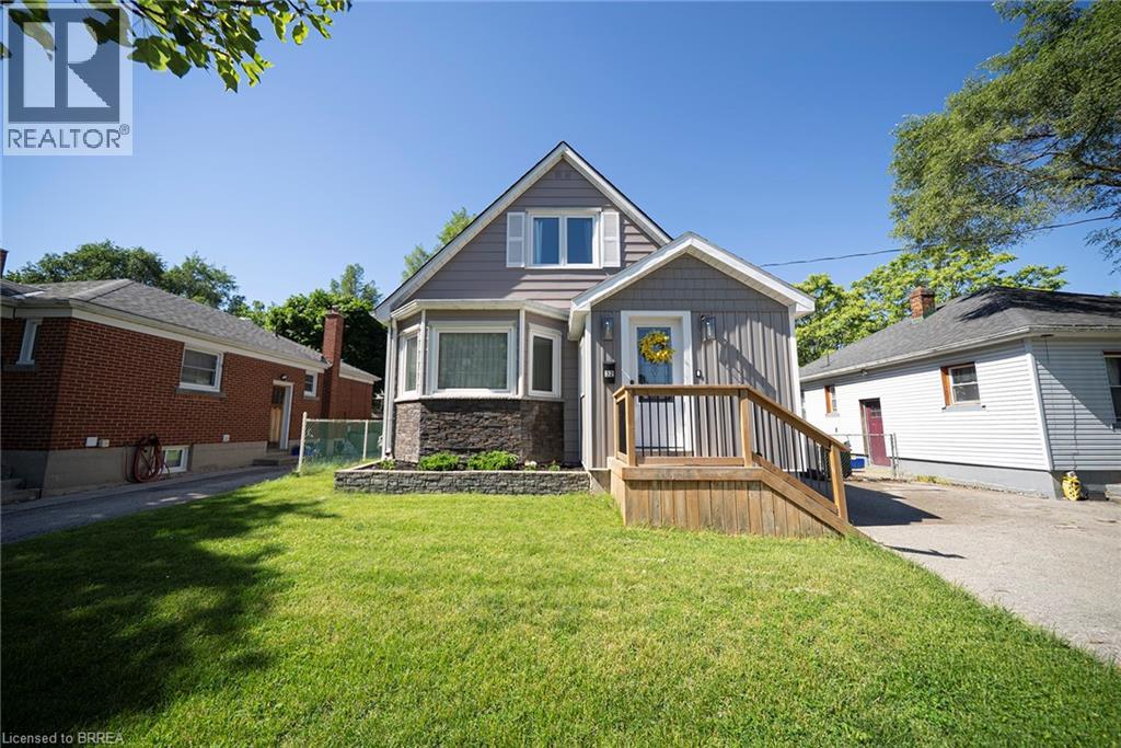 32 ELMWOOD Avenue, Brantford