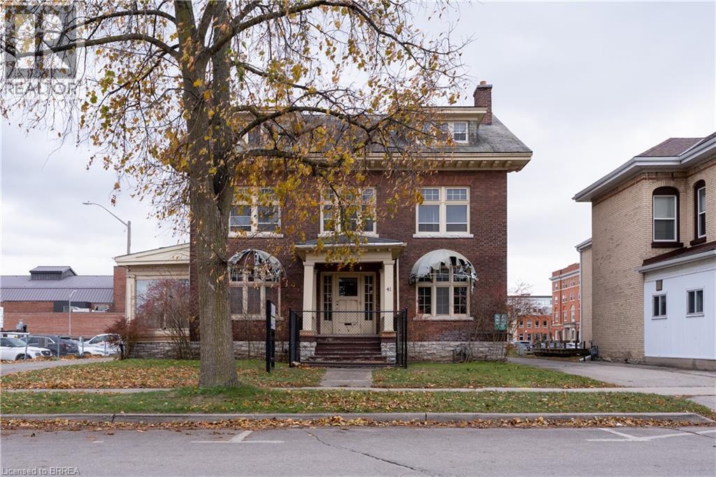 41 WELLINGTON Street, Brantford