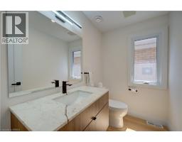 152 DUFFERIN Avenue UnitNo. 10 - 14