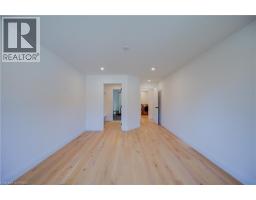 152 DUFFERIN Avenue UnitNo. 10 - 16