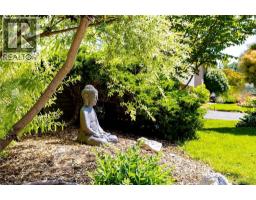 10 LATZER Crescent - 10