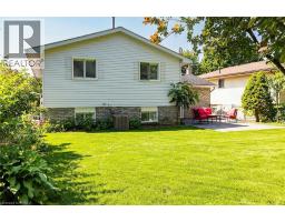 10 LATZER Crescent - 12