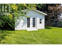 10 LATZER Crescent - 14