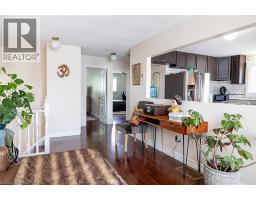 10 LATZER Crescent - 19
