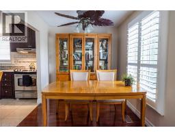 10 LATZER Crescent - 21