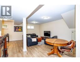 10 LATZER Crescent - 25
