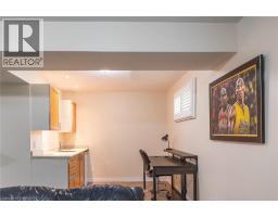 10 LATZER Crescent - 26