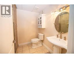 10 LATZER Crescent - 29