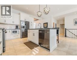 5 MOORE Boulevard - 13