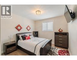5 MOORE Boulevard - 22