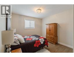 5 MOORE Boulevard - 24