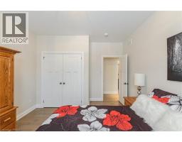 5 MOORE Boulevard - 25