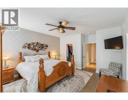 5 MOORE Boulevard - 27