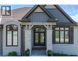 5 MOORE Boulevard - 4