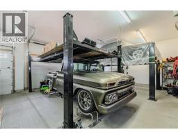5 MOORE Boulevard - 42