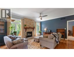 2 HUNTER Drive S - 15