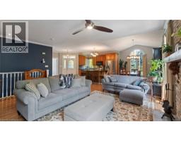 2 HUNTER Drive S - 16