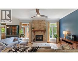2 HUNTER Drive S - 17