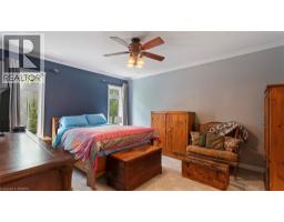 2 HUNTER Drive S - 18