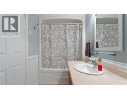 2 HUNTER Drive S - 22