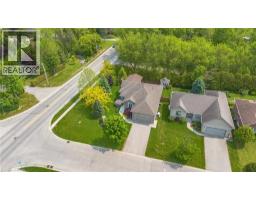 2 HUNTER Drive S - 4